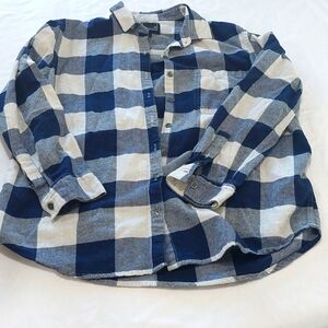 Lily & Lottie  Women's Button up Flannel .Blue and Cream .Size Medium